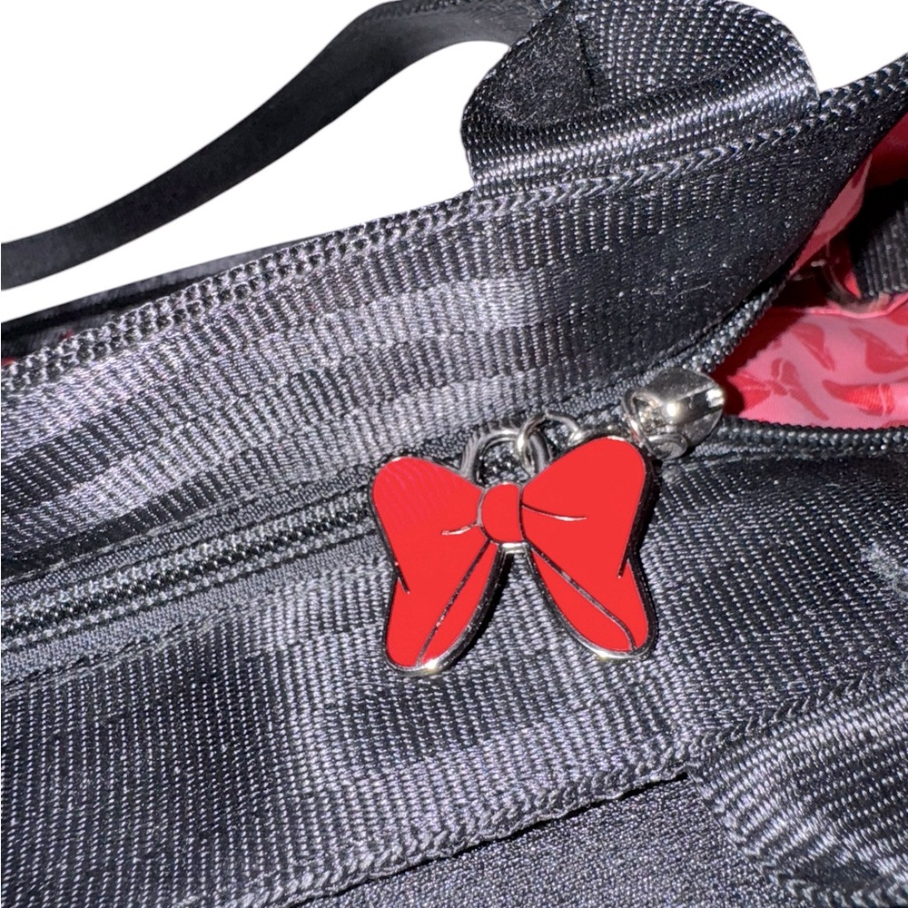 Harvey’s Disney Minnie Mouse Lots of Dots Purse - Picture 10 of 15